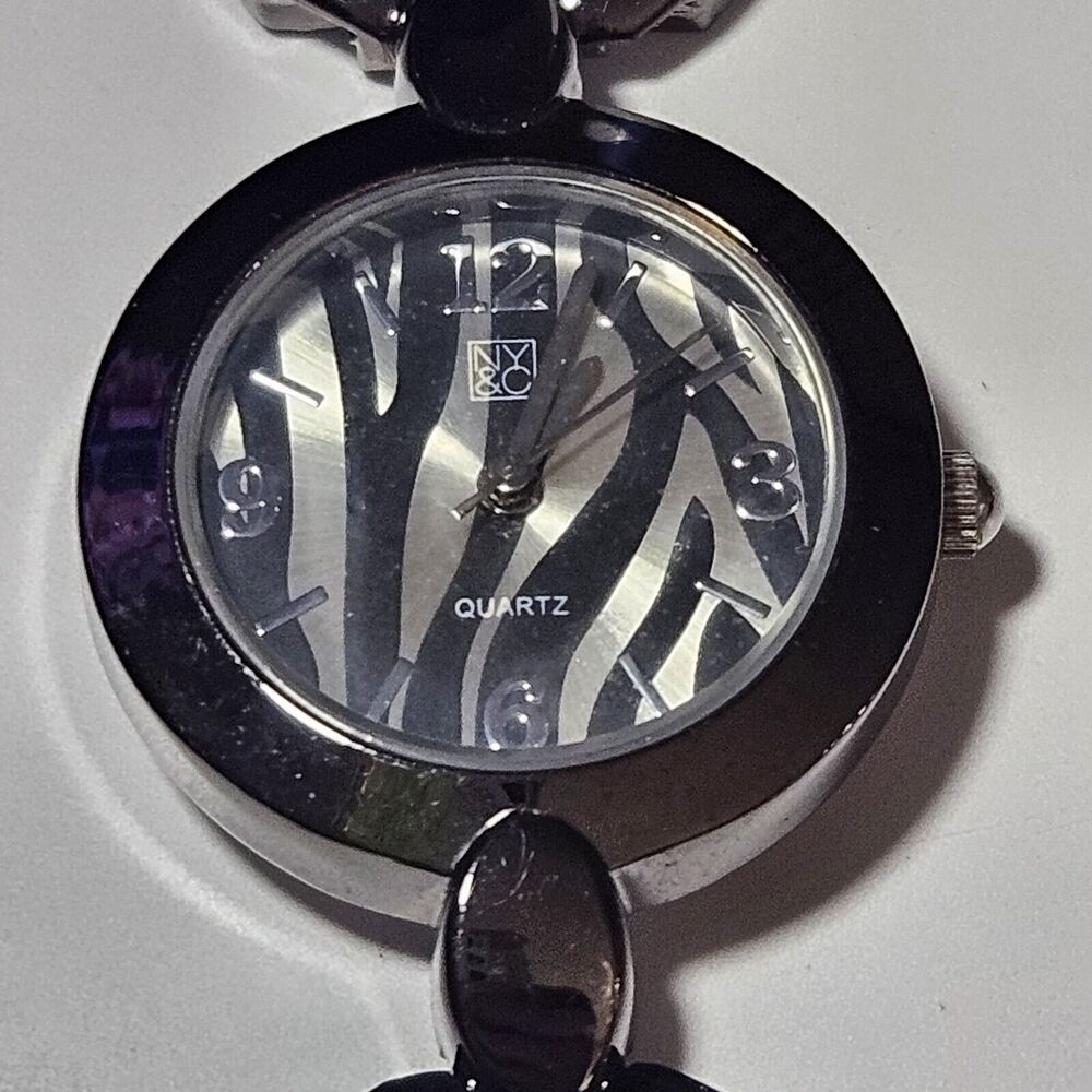 NY&Co Silver Tone Zebra Stripe Face Watch Needs New Battery